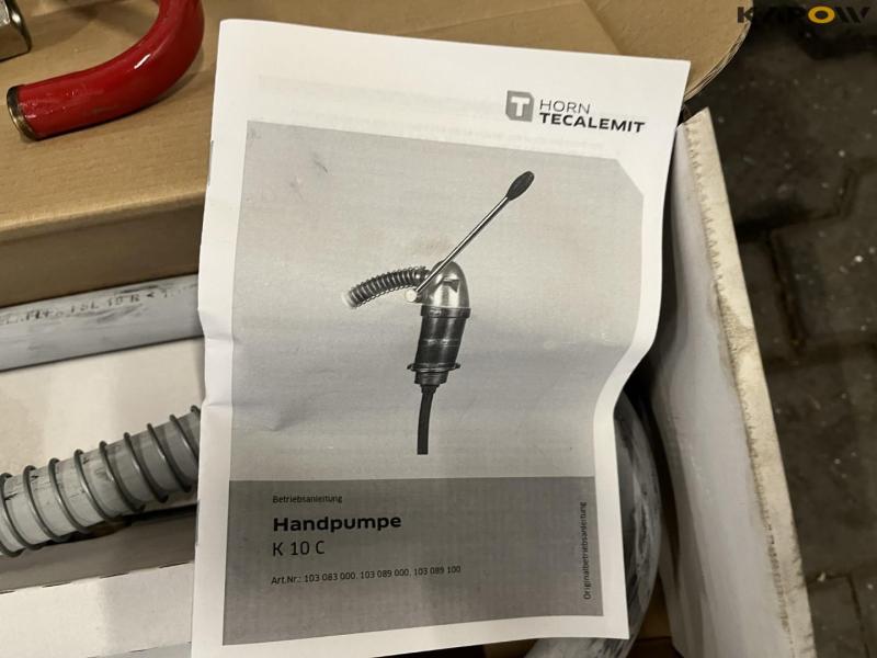 Various hand pumps - New 16