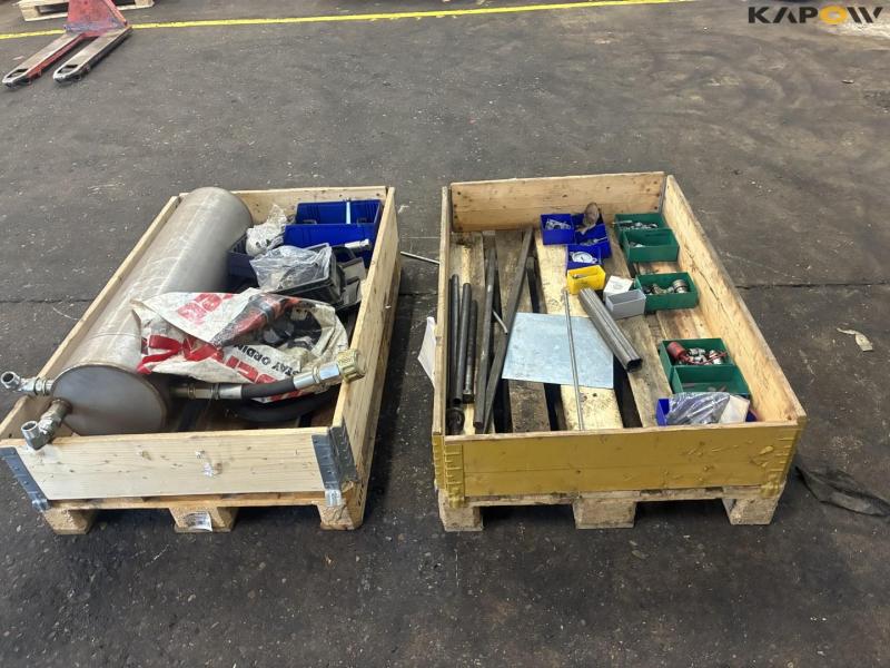 Various hydraulic equipment / Tank 5