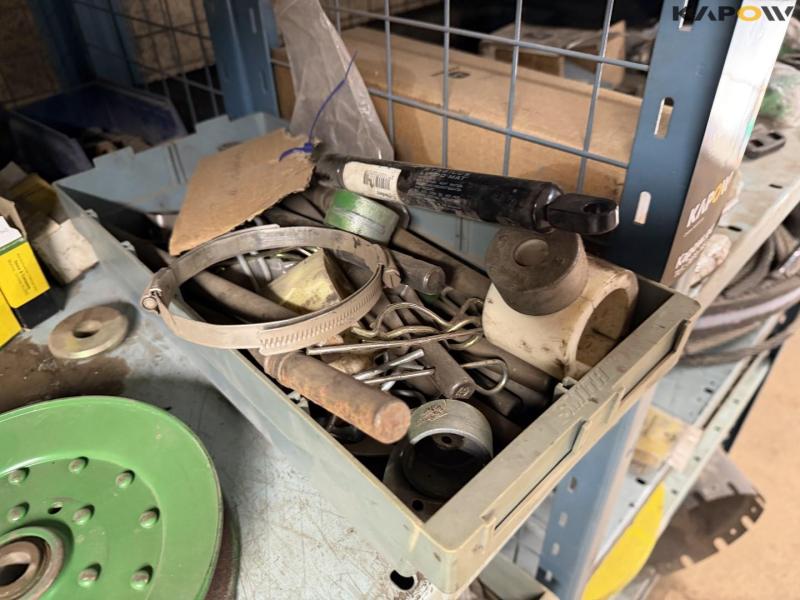 Various John Deere/Claas combine harvester spare parts 11