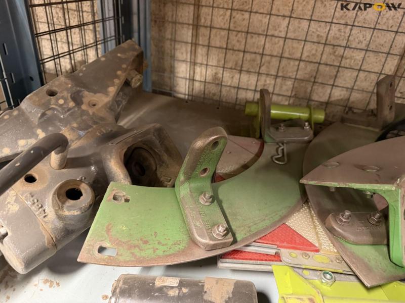 Various John Deere/Claas combine harvester spare parts 45