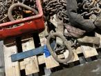 Various chains and ropes 10