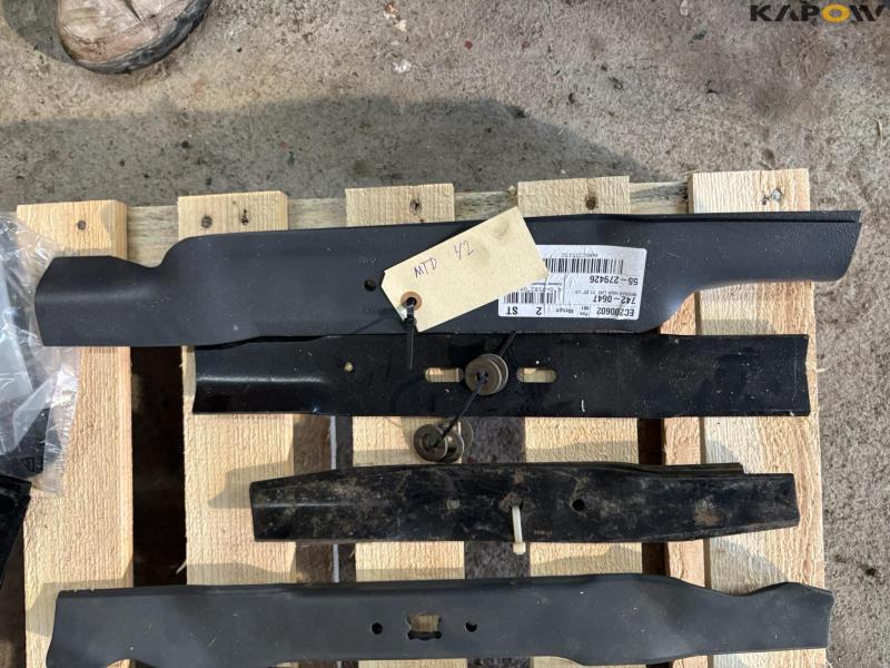 Various blades for lawn mowers 10