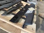 Various blades for lawn mowers 12