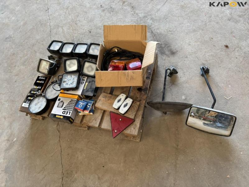 Various lamps and mirrors 4