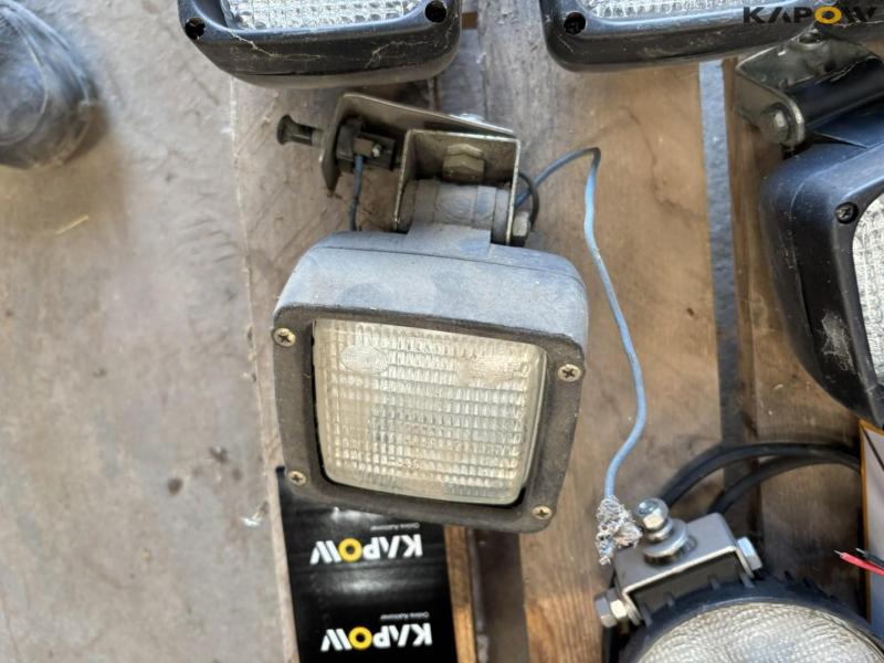 Various lamps and mirrors 8