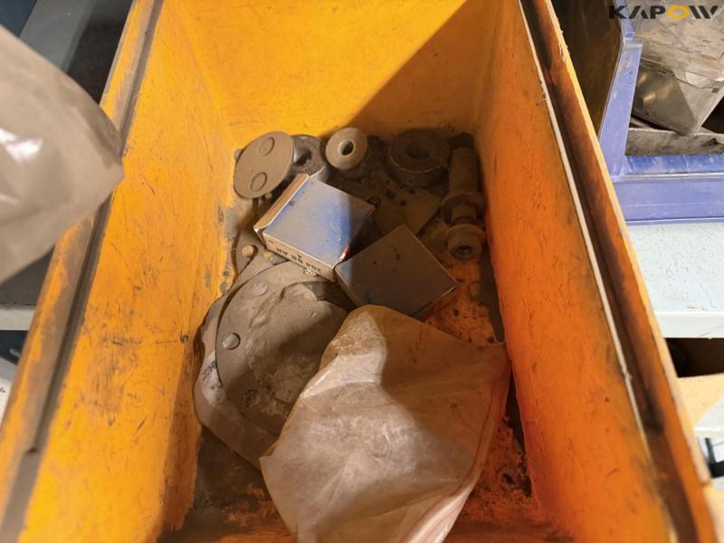 Various MF/New Holland baler spare parts 16