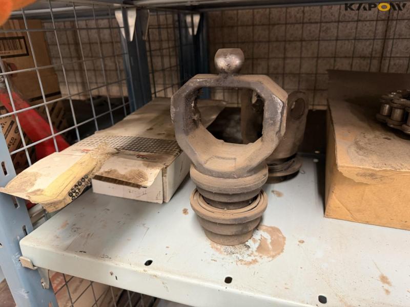 Various MF/New Holland baler spare parts 44