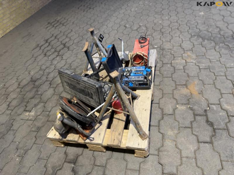 Miscellaneous on pallet 4