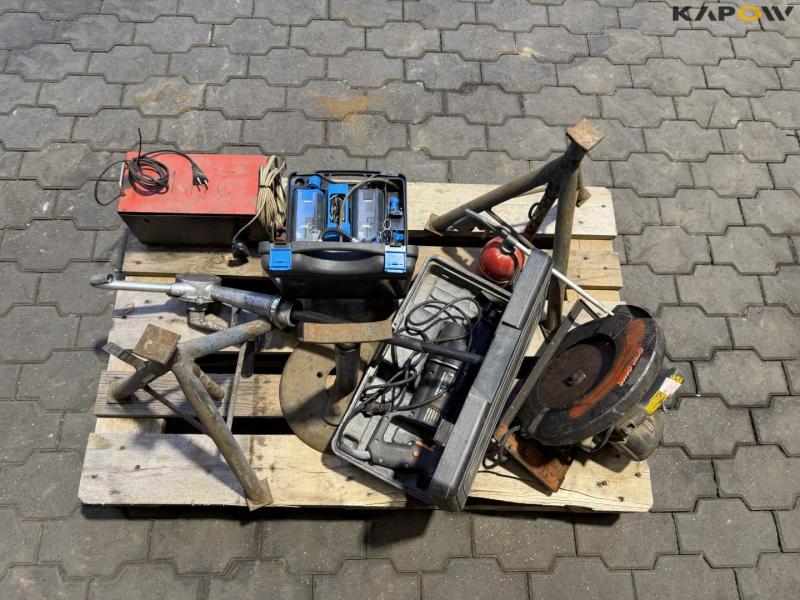 Miscellaneous on pallet 26