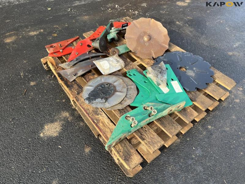 Various plow parts 3