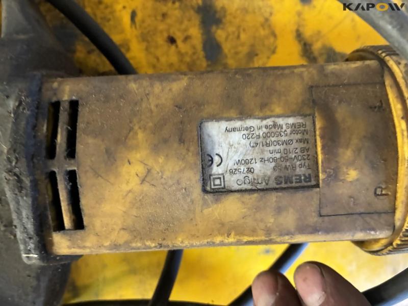 Various pipe thread cutters 13