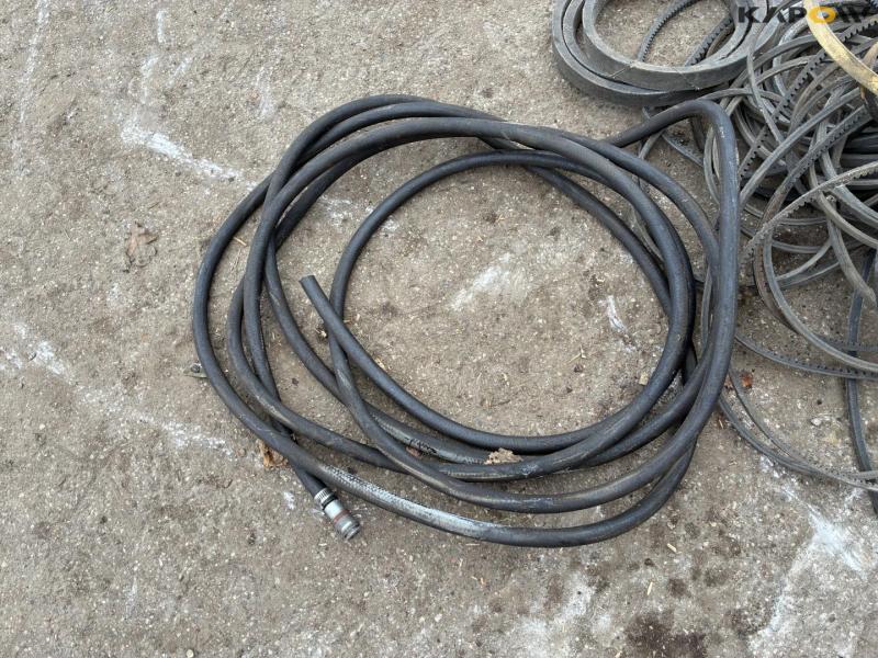 Various hoses/belts and spare parts 23