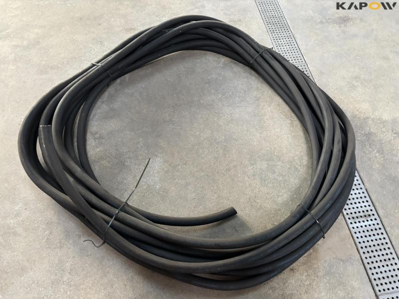 Various hoses 22