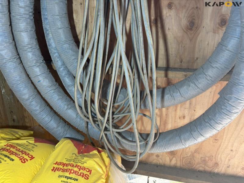 Various hoses 11
