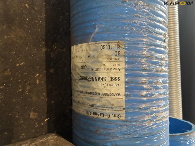 Various hoses 16