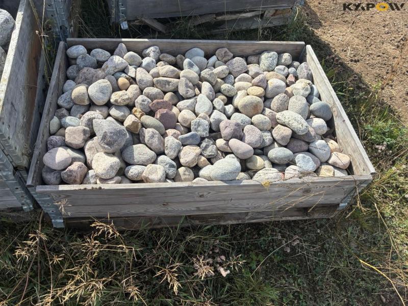 Miscellaneous stones 6