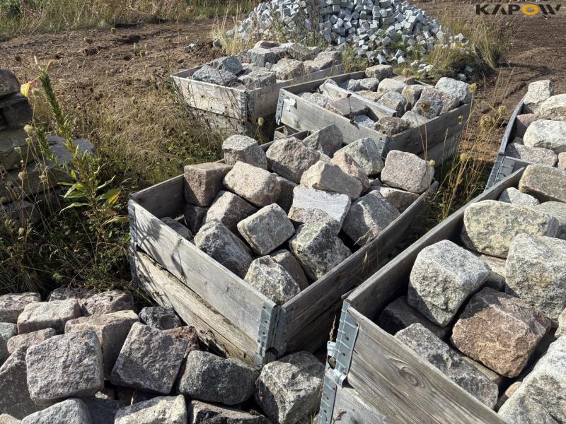 Miscellaneous stones 12
