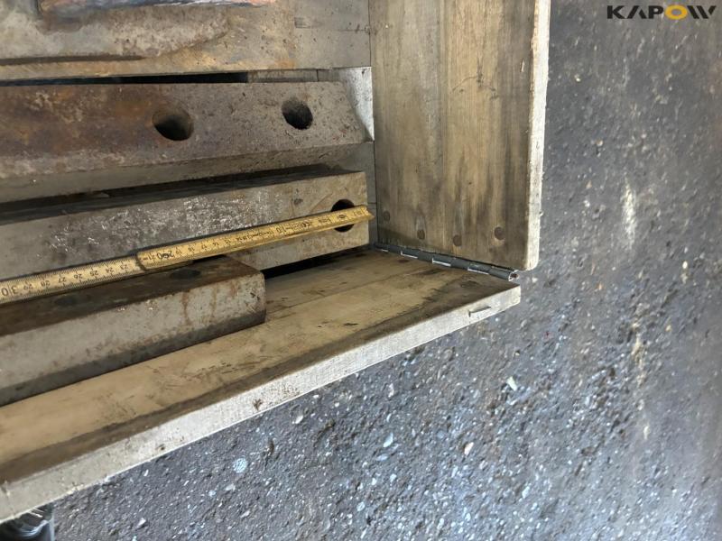 Various drawbars 9