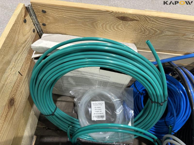 Various compressed air hoses 11