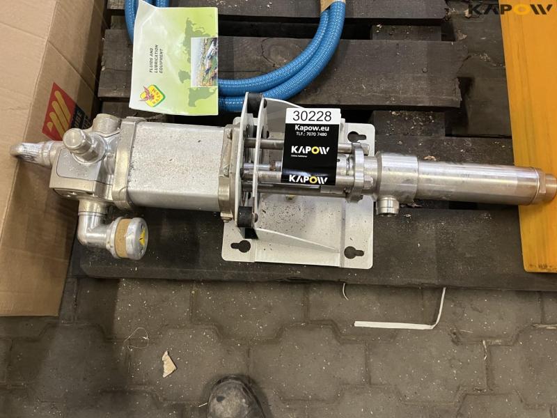 Miscellaneous workshop equipment 12