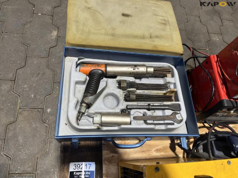 Miscellaneous workshop equipment 12