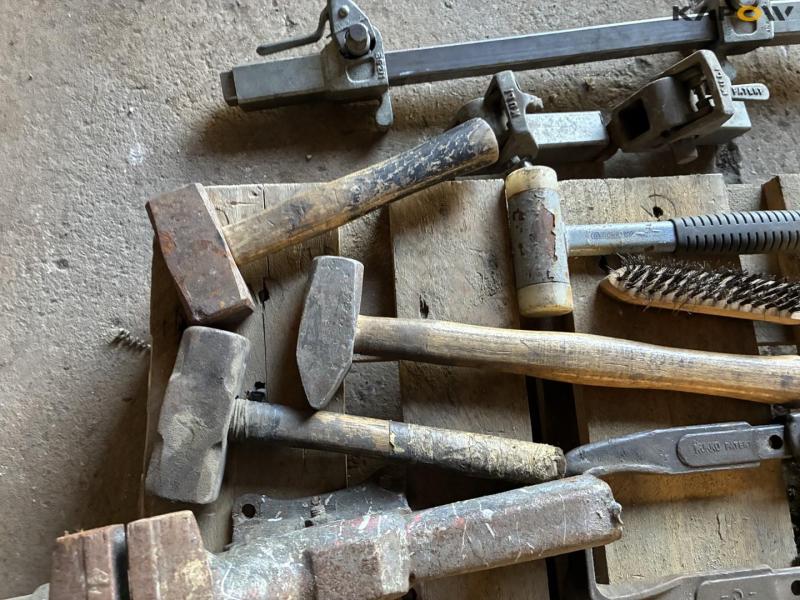 Miscellaneous tools 17