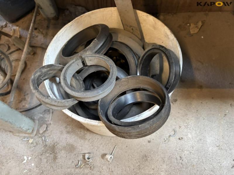 Miscellaneous plumbing parts 4