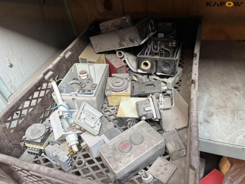 Miscellaneous plumbing parts 21