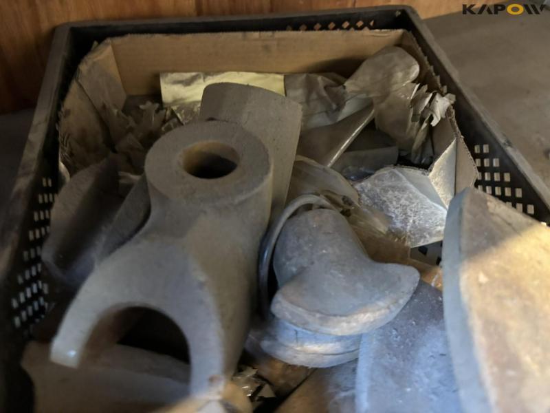 Miscellaneous plumbing parts 96