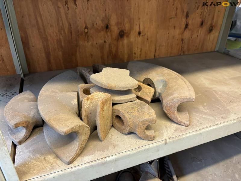 Miscellaneous plumbing parts 98