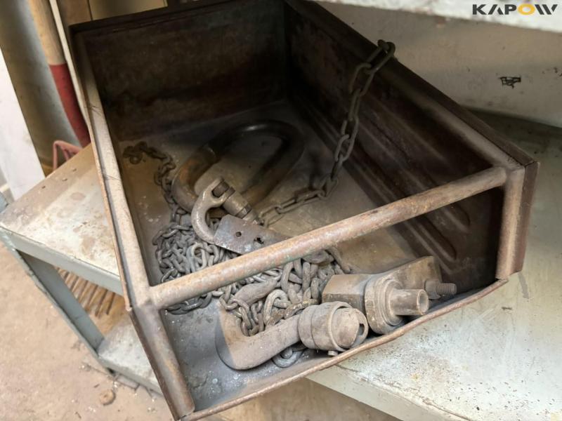 Miscellaneous plumbing parts 104