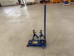 Jack TMG2501 and trestles 8