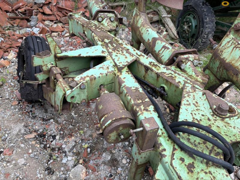 Dowdeswell DP7 reversible plough 3 furrow 16