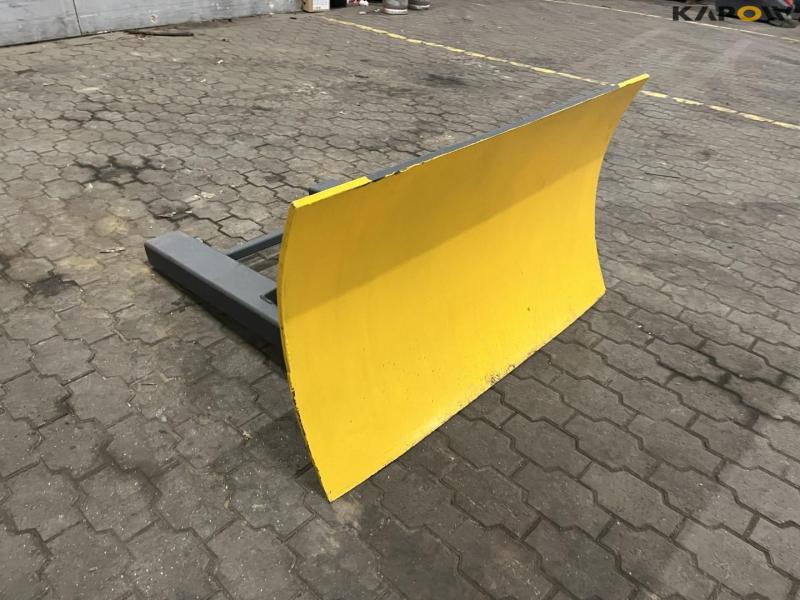 Dozer/snow scraper for truck forks 3