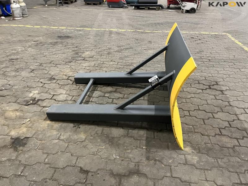 Dozer/snow scraper for truck forks 4