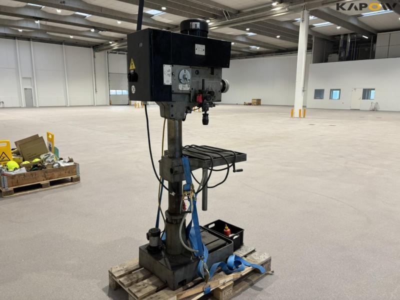 DP 925 GAD pillar drilling machine 4