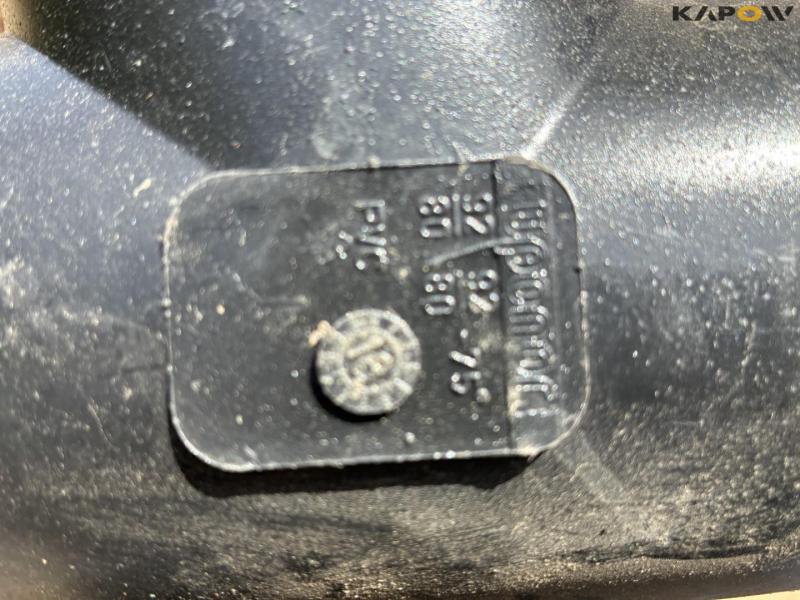 Drain couplings 30