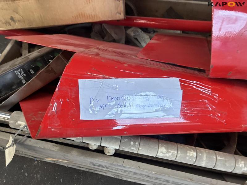 Dronningborg and Massey Ferguson combine harvester parts 8