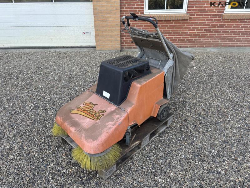 Duks FO-B 2000 sweeper 1