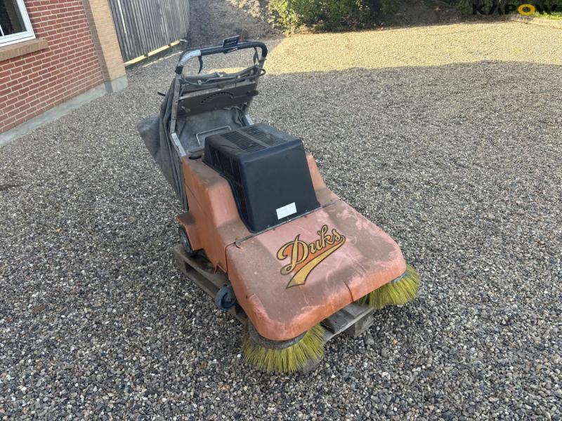 Duks FO-B 2000 sweeper 3