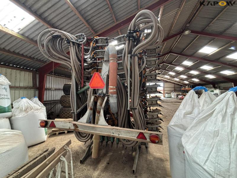Duport AllTrack DW 12368 grassland spreader 4