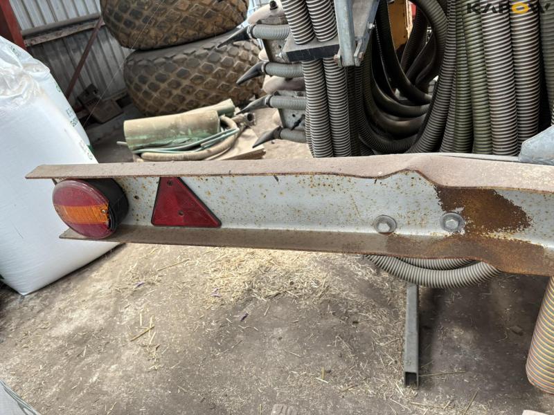 Duport AllTrack DW 12368 grassland spreader 32
