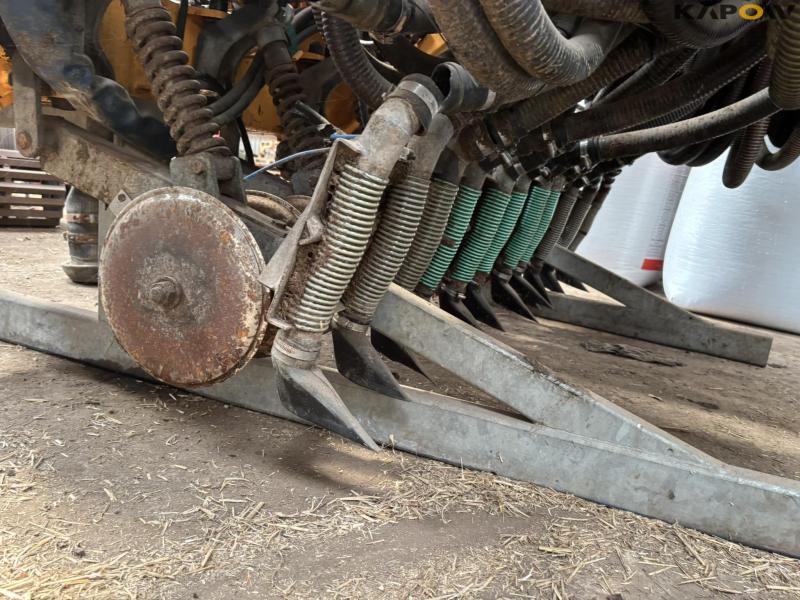Duport AllTrack DW 12368 grassland spreader 44