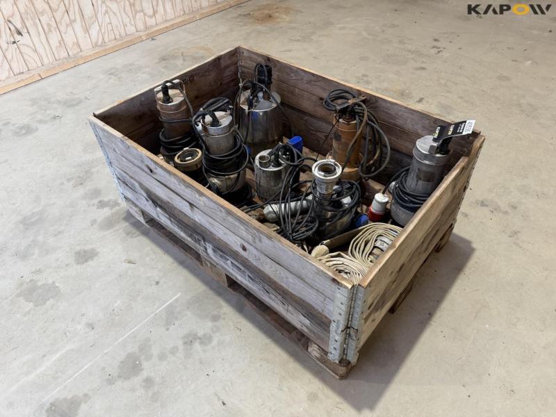 Submersible pump and drain pump 1