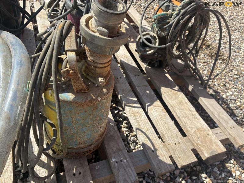 Submersible pumps 28
