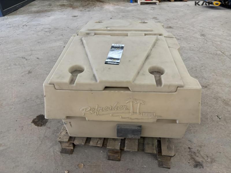 E-Z-GO Refresher bed container with lid 5