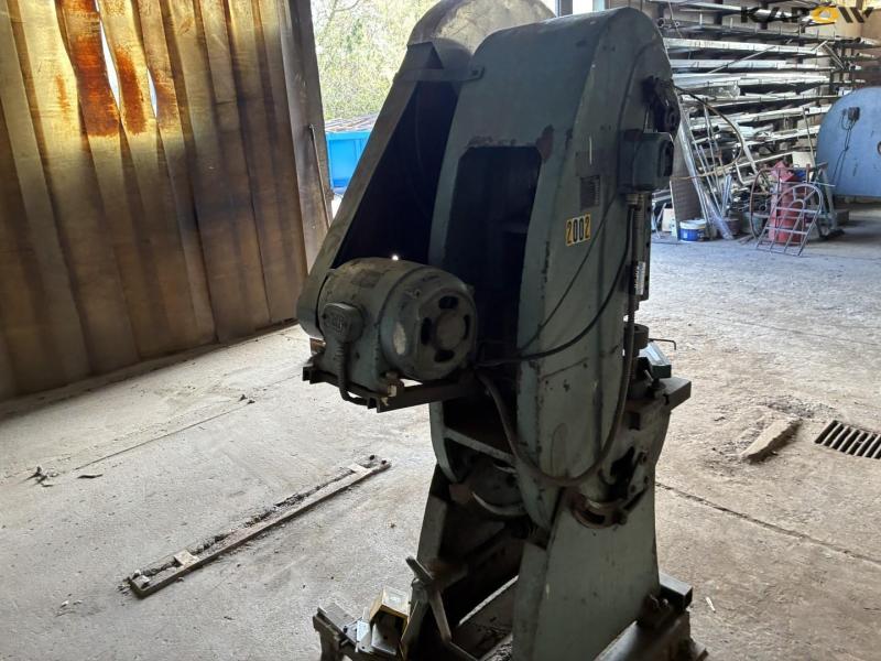 Eccentric press new-2 with corner notch 3