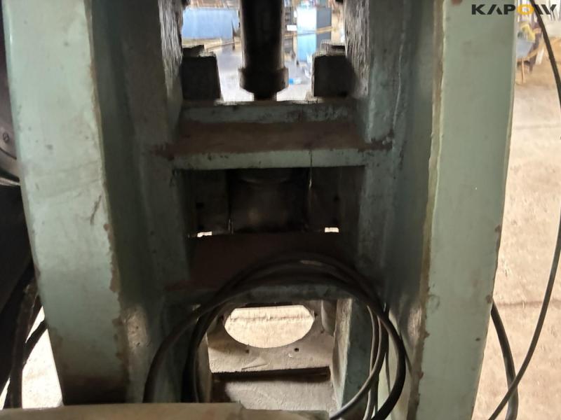 Eccentric press new-2 with corner notch 21