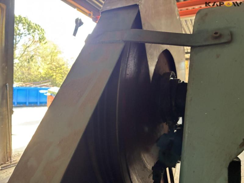 Eccentric press new-2 with corner notch 22