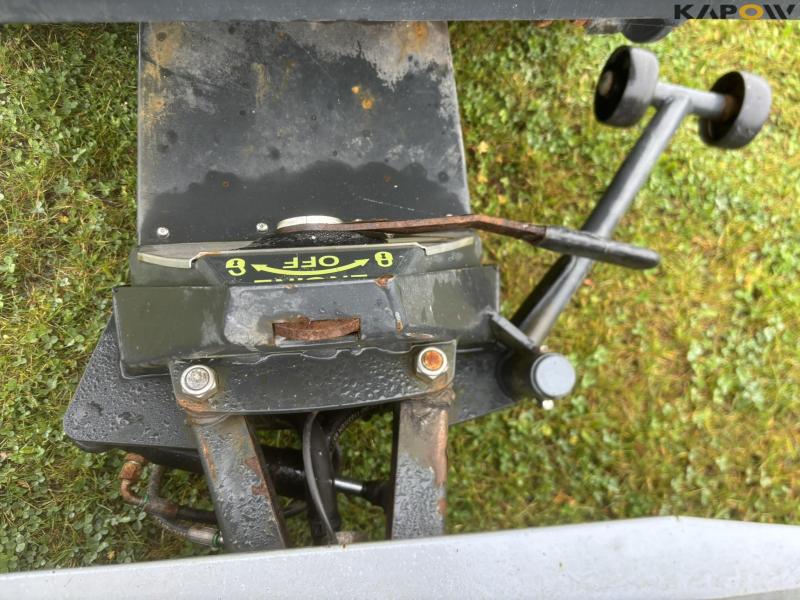 Egholm City Ranger 2200 with broom and salt spreader 17